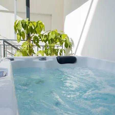 Neoclassical With Jacuzzi Near Acropolis-living Stone Aragonit * Atenas
